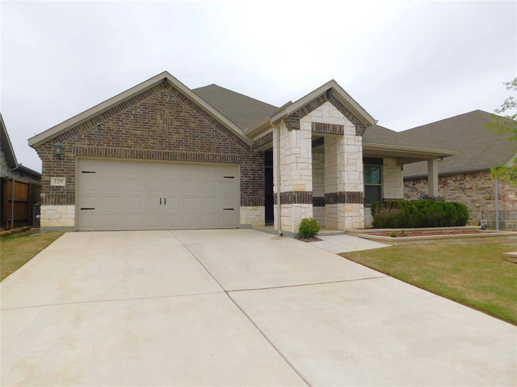 229 Briarwood Lane, Lake Dallas, TX 75065