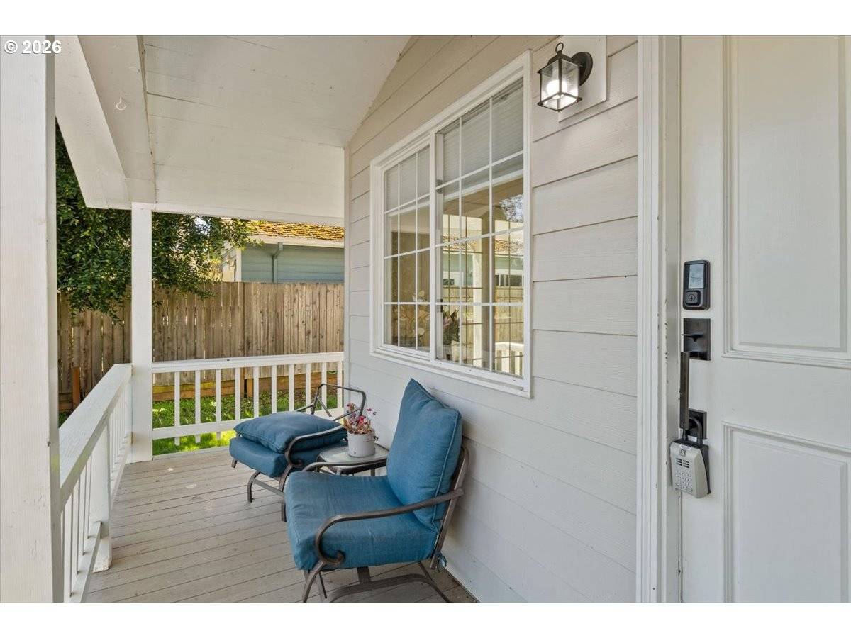 1039 N 4TH AVE, Stayton, OR 97383