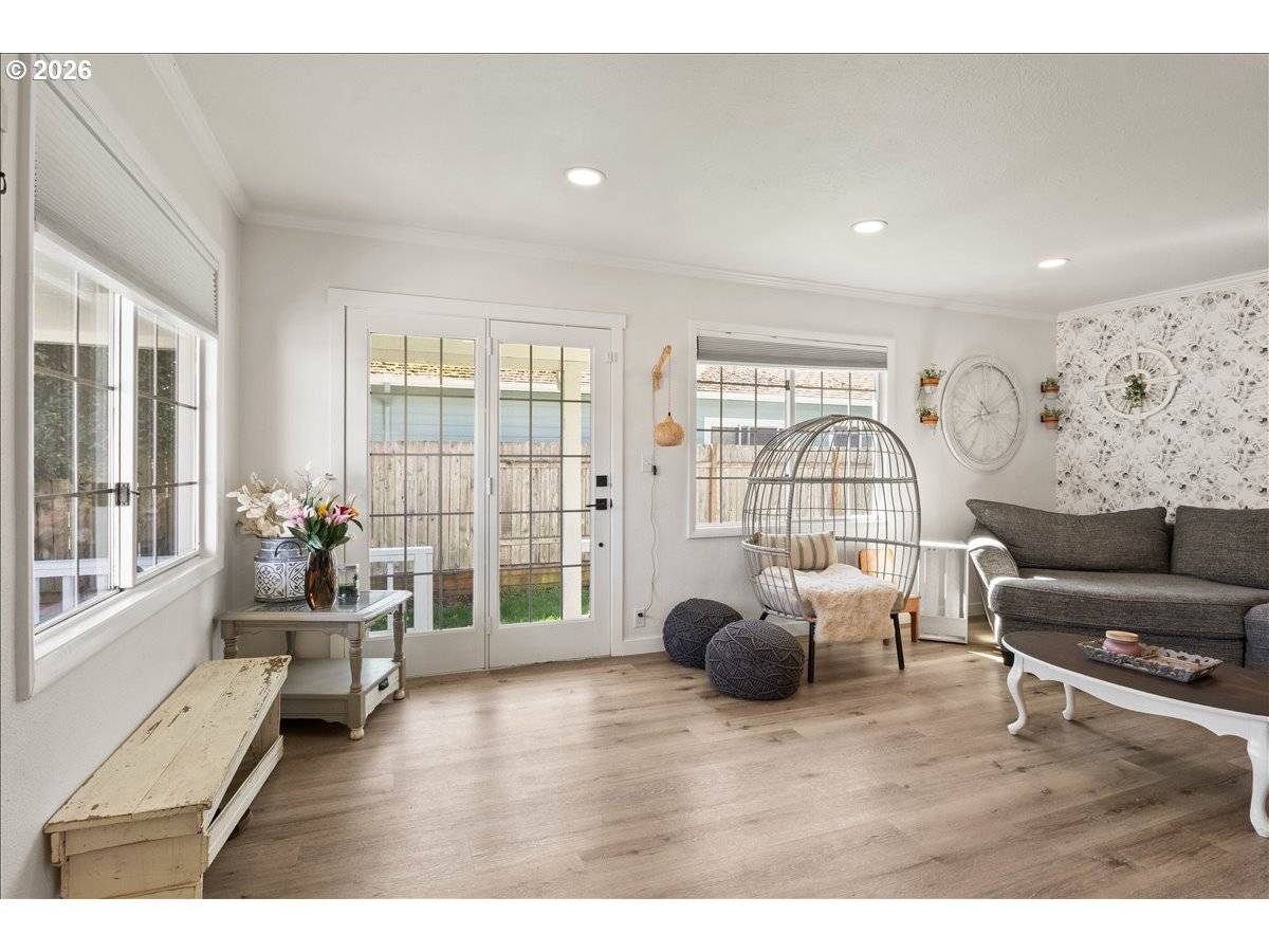 1039 N 4TH AVE, Stayton, OR 97383