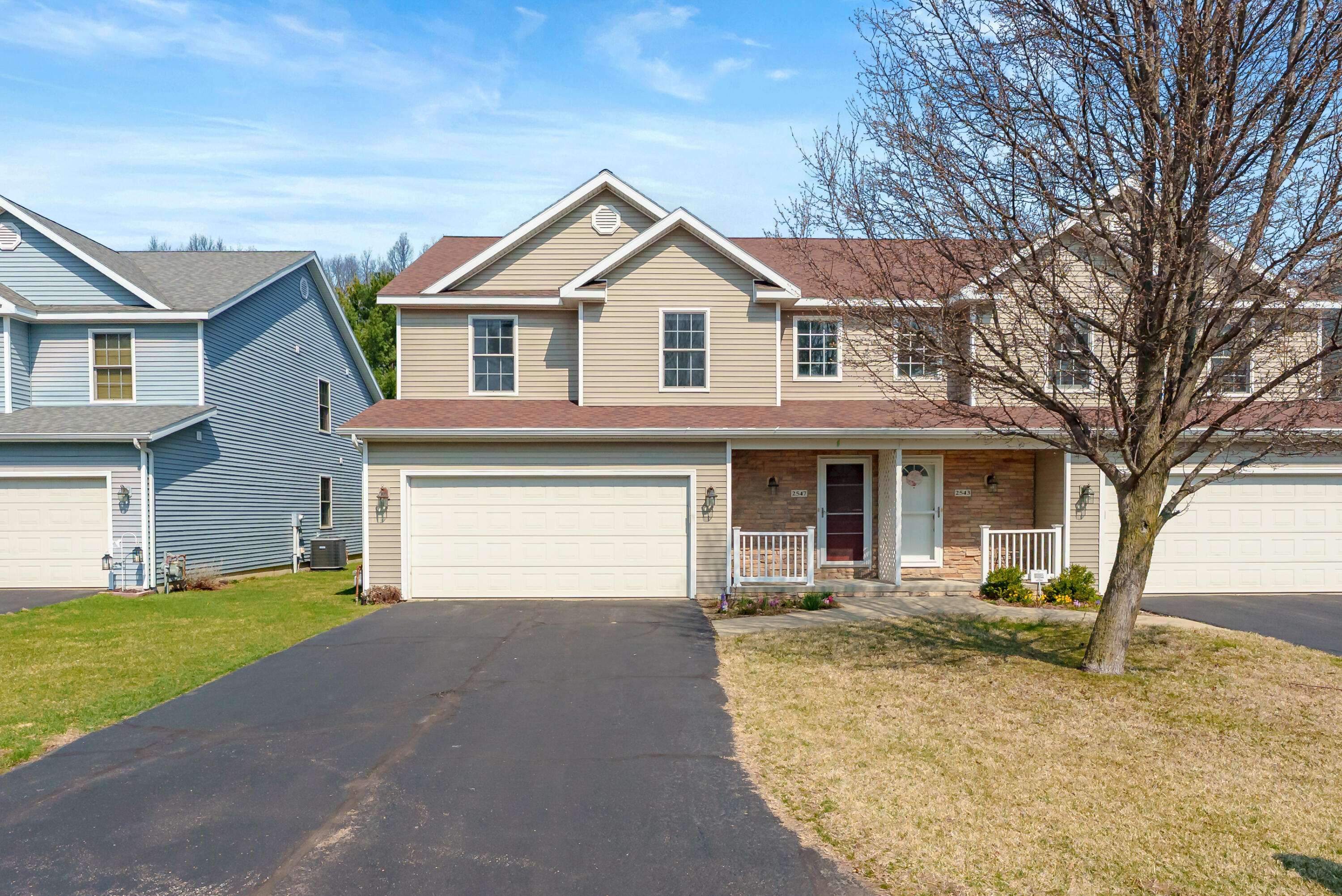 2547 Holiday House RD, Shoreham Vllg, MI 49085