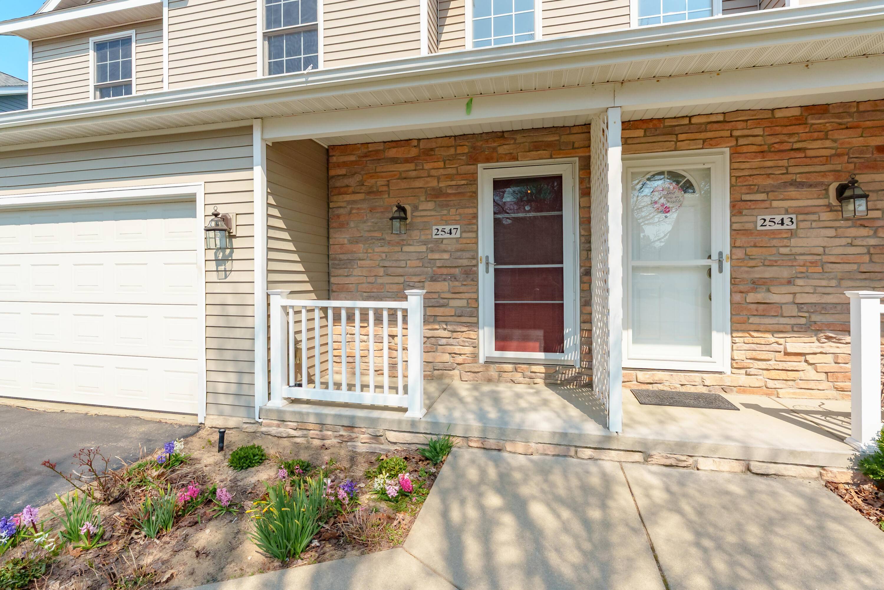 2547 Holiday House RD, Shoreham Vllg, MI 49085