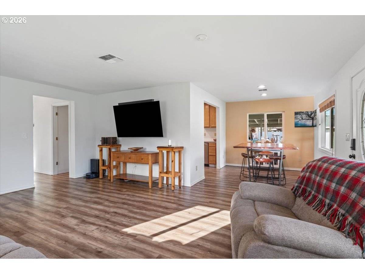 18191 S HIGHWAY 211, Molalla, OR 97038