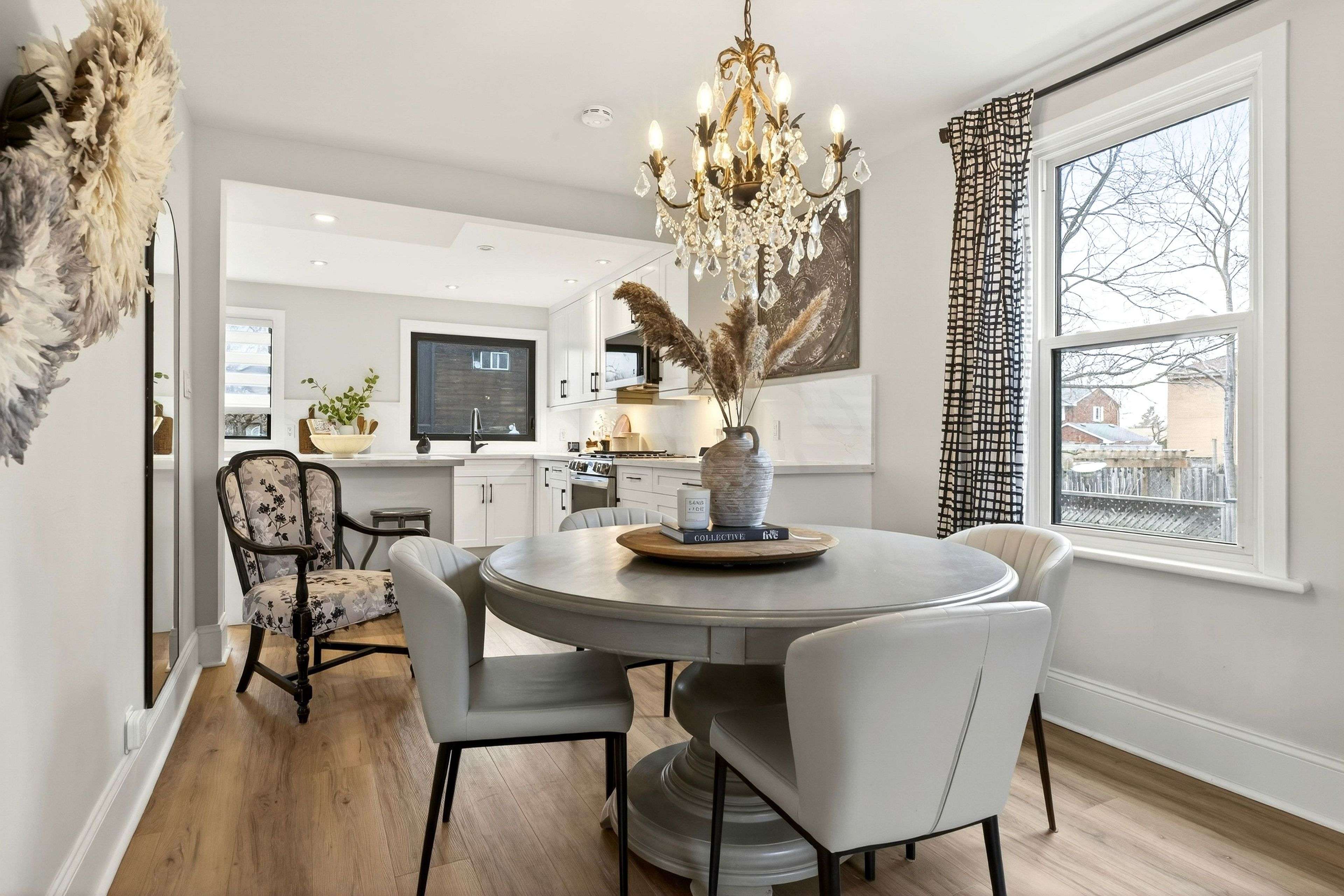 381 Elizabeth ST, Grimsby, ON L3M 3K6