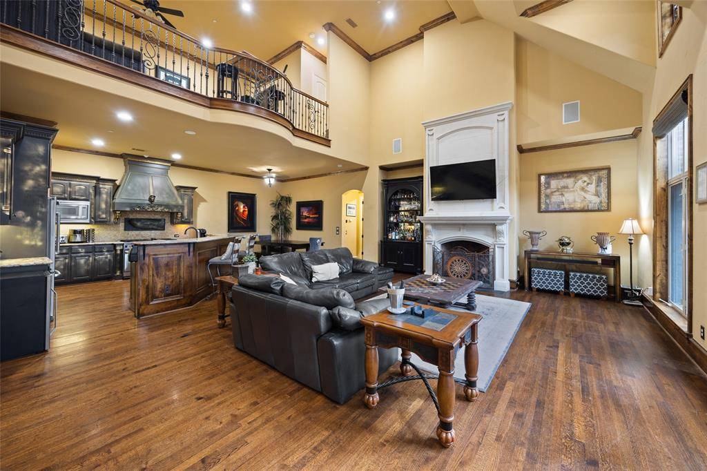 5904 Tewkesbury Way, Dallas, TX 75252