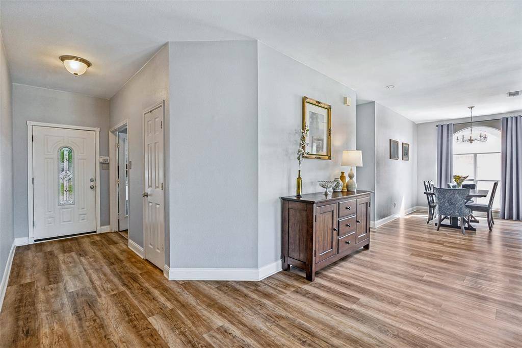 1003 Morningside Drive, Grand Prairie, TX 75052