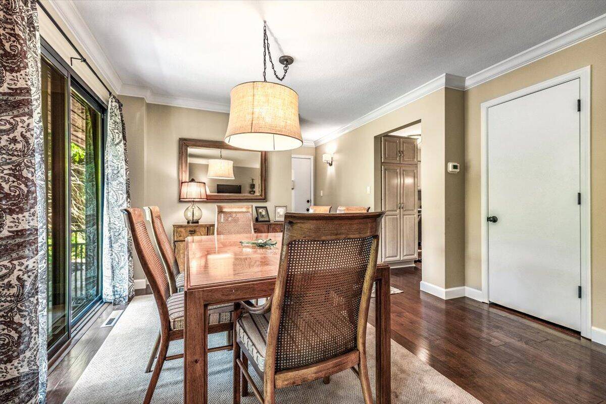 2727 S Lakeshore DR #G27, Shoreham Vllg, MI 49085