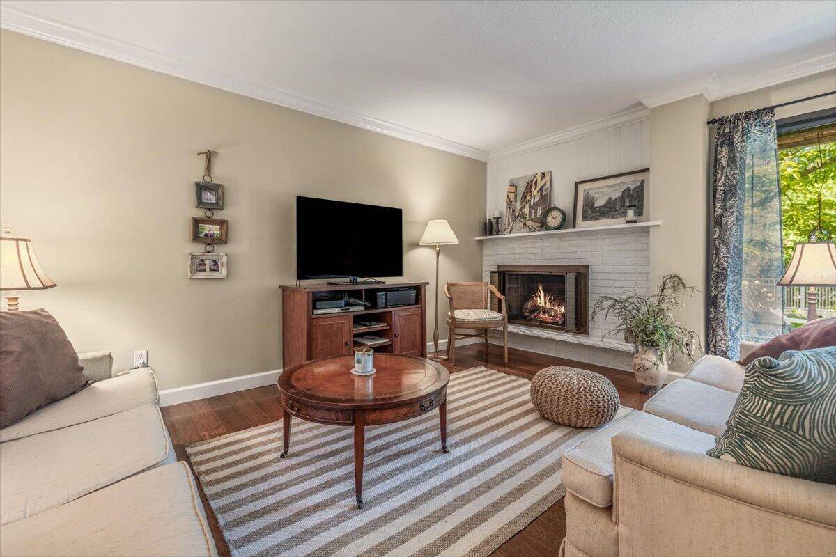 2727 S Lakeshore DR #G27, Shoreham Vllg, MI 49085