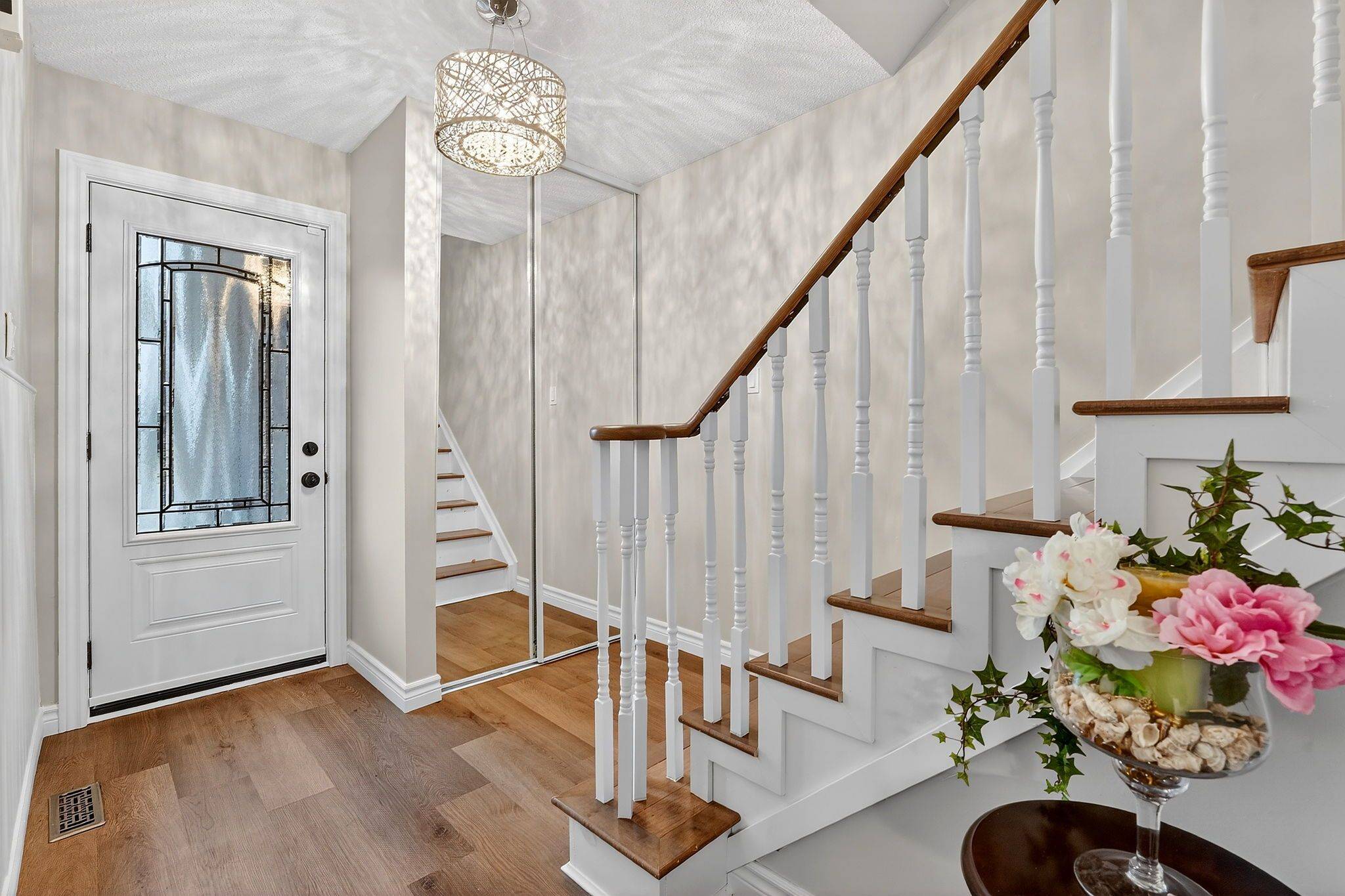 2451 Malcolm CRES, Burlington, ON L7P 3Y7