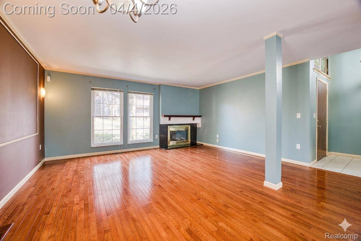 25178 Maplebrooke DR, Southfield, MI 48033