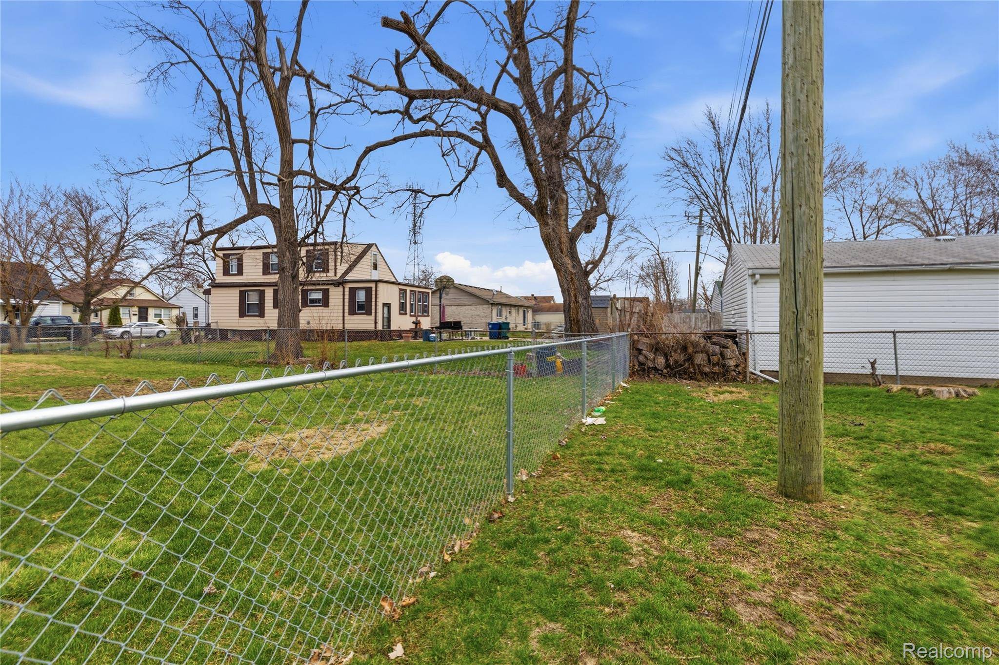 1738 Garfield AVE, Lincoln Park, MI 48146