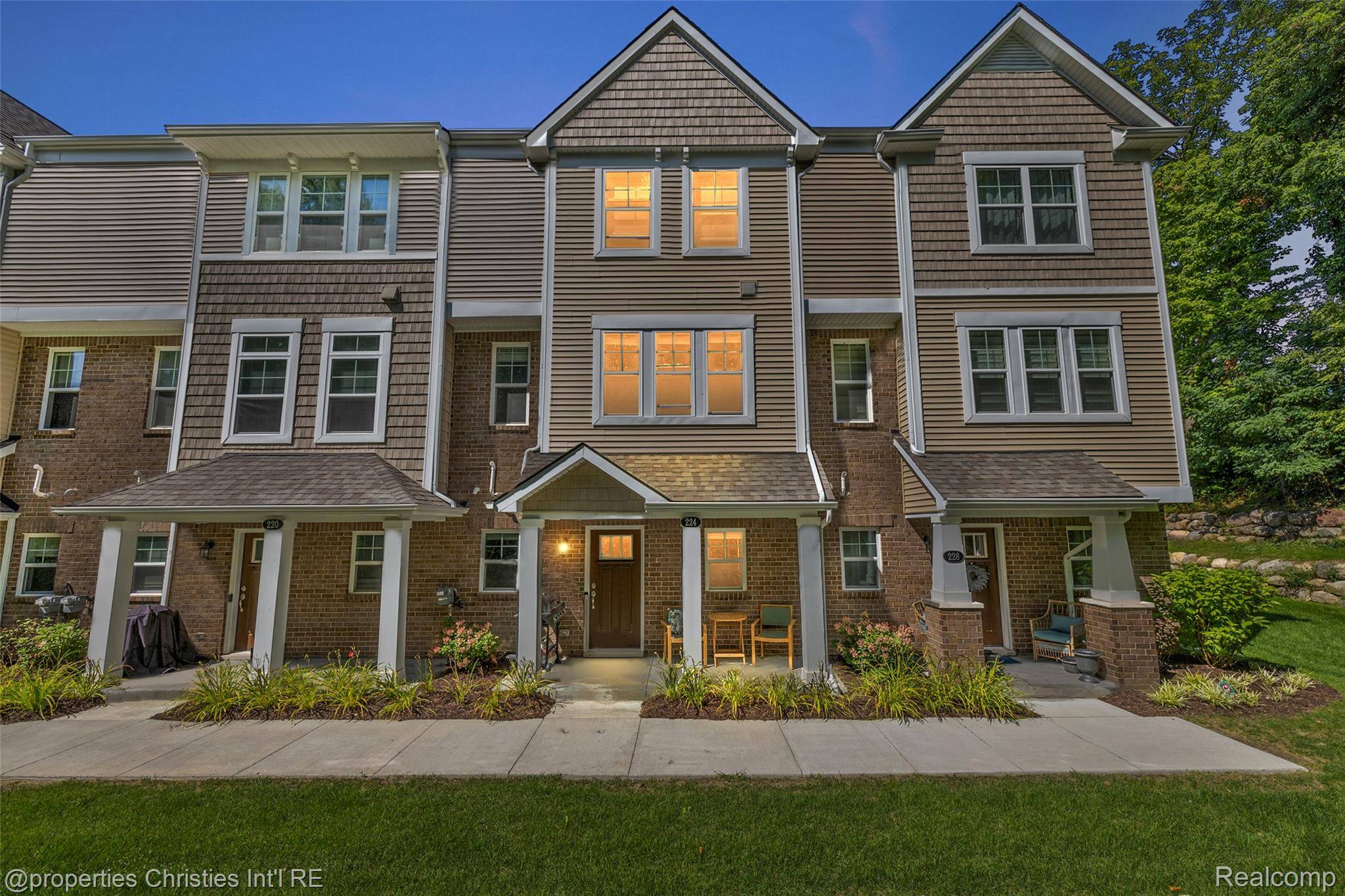 224 Sean ST, Brighton, MI 48116