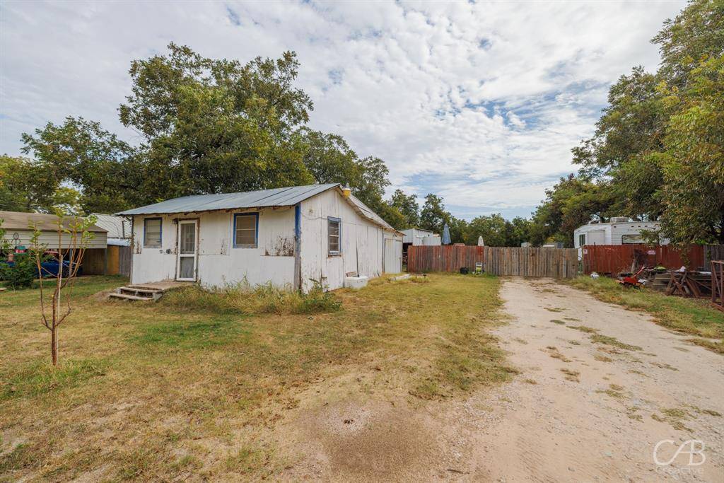 411 Hamby Road, Clyde, TX 79510