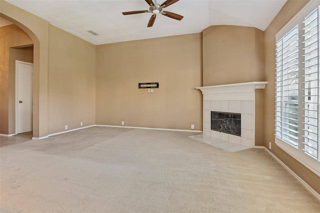 1604 Park Chase Avenue, Arlington, TX 76011