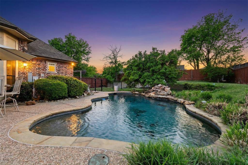 2609 Fair Oaks Circle, Sherman, TX 75092