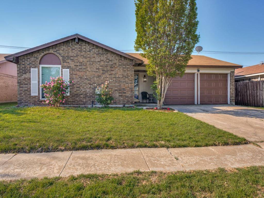 6484 Old Mill Circle, Watauga, TX 76148