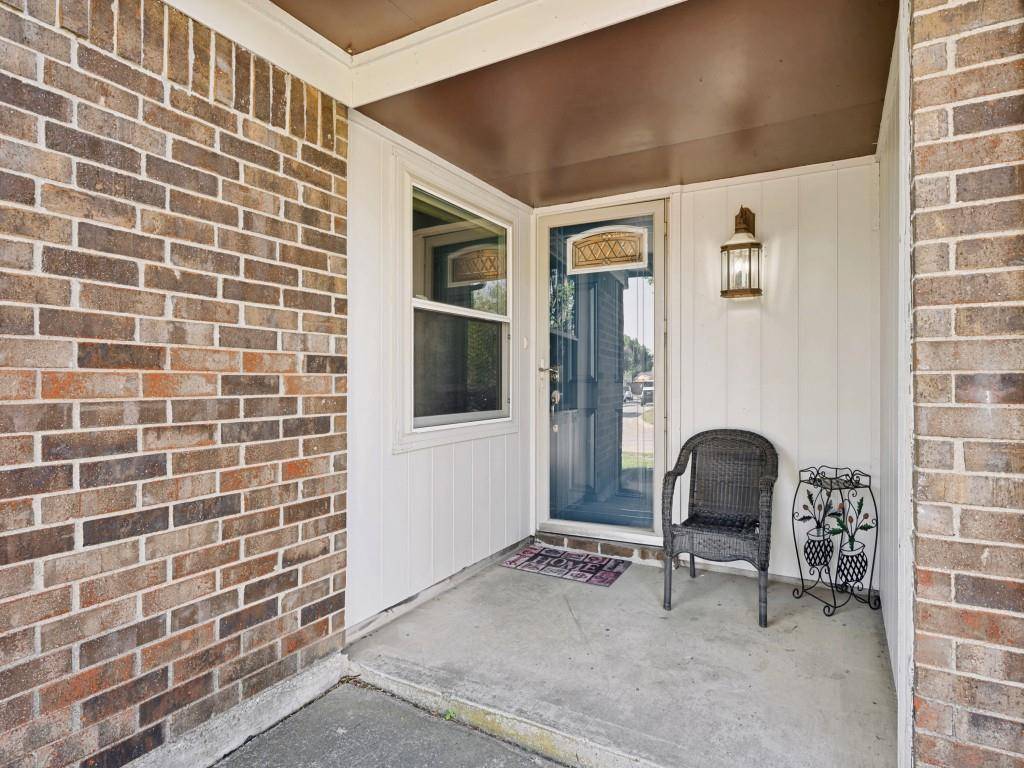 6484 Old Mill Circle, Watauga, TX 76148