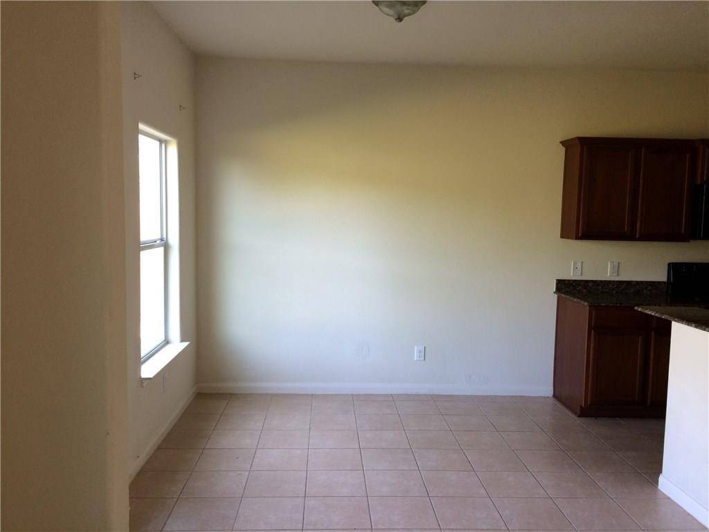 196 Dodge City Trail, Newark, TX 76071