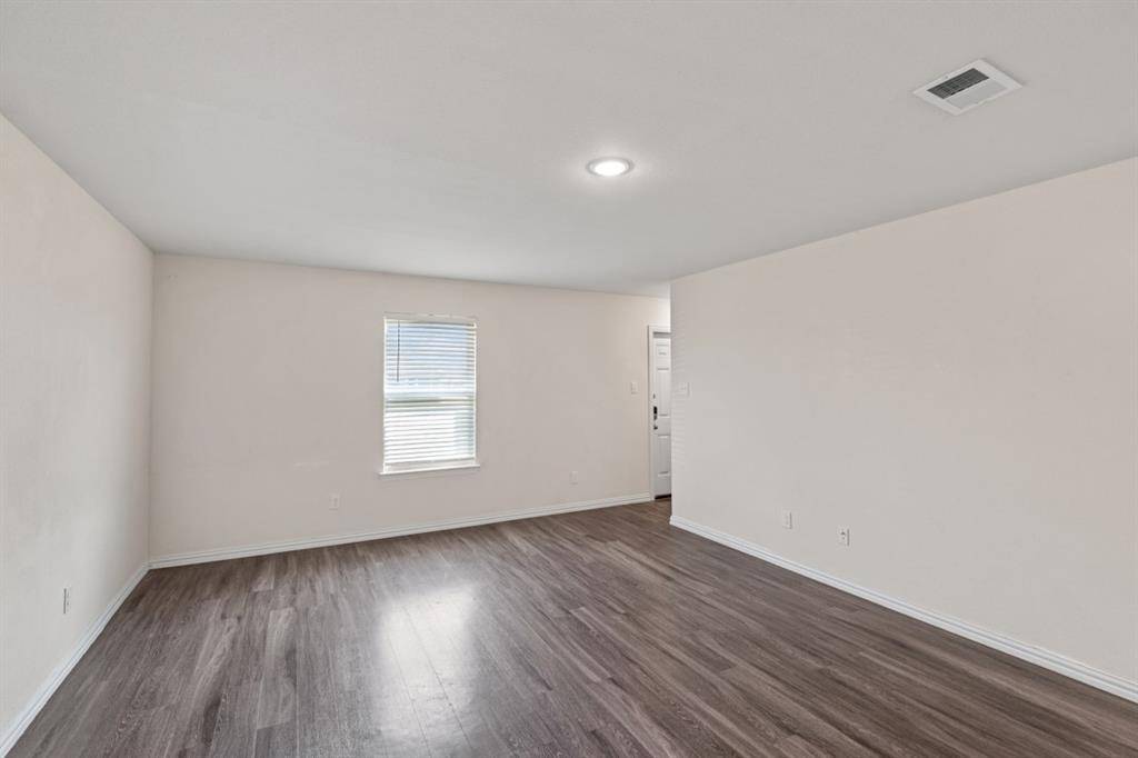 2417 Abigail Lane, Mabank, TX 75147