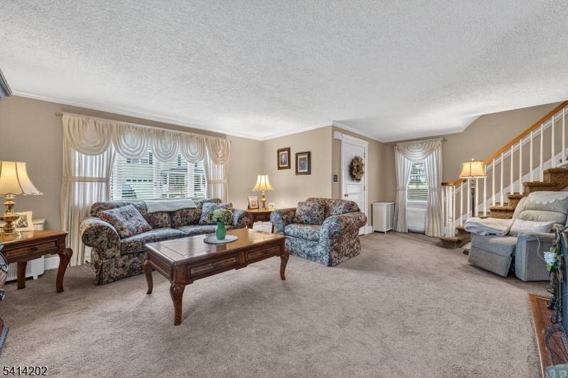 3 Jenessee Ct, Woodbridge Twp., NJ 07095