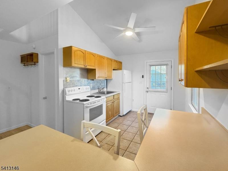 964 State Route 173 - B #B, Bloomsbury Boro, NJ 08804