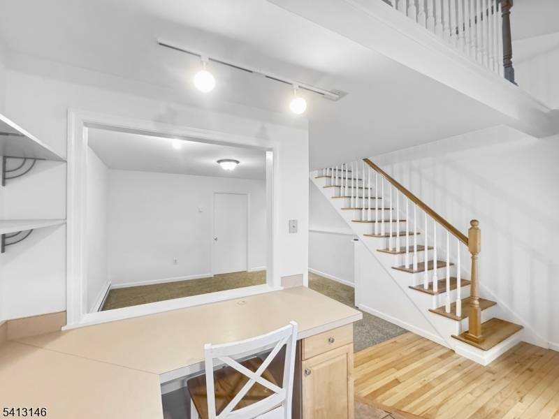 964 State Route 173 - B #B, Bloomsbury Boro, NJ 08804