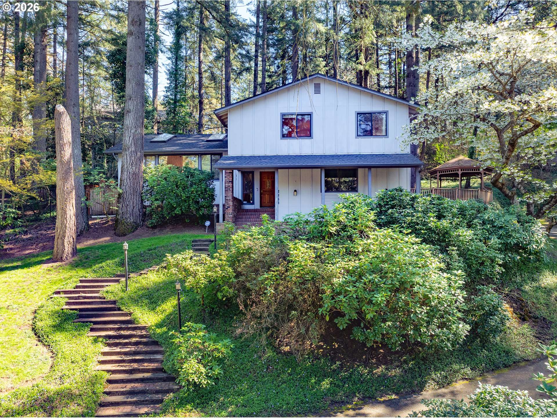 2040 DOGWOOD DR, Eugene, OR 97405