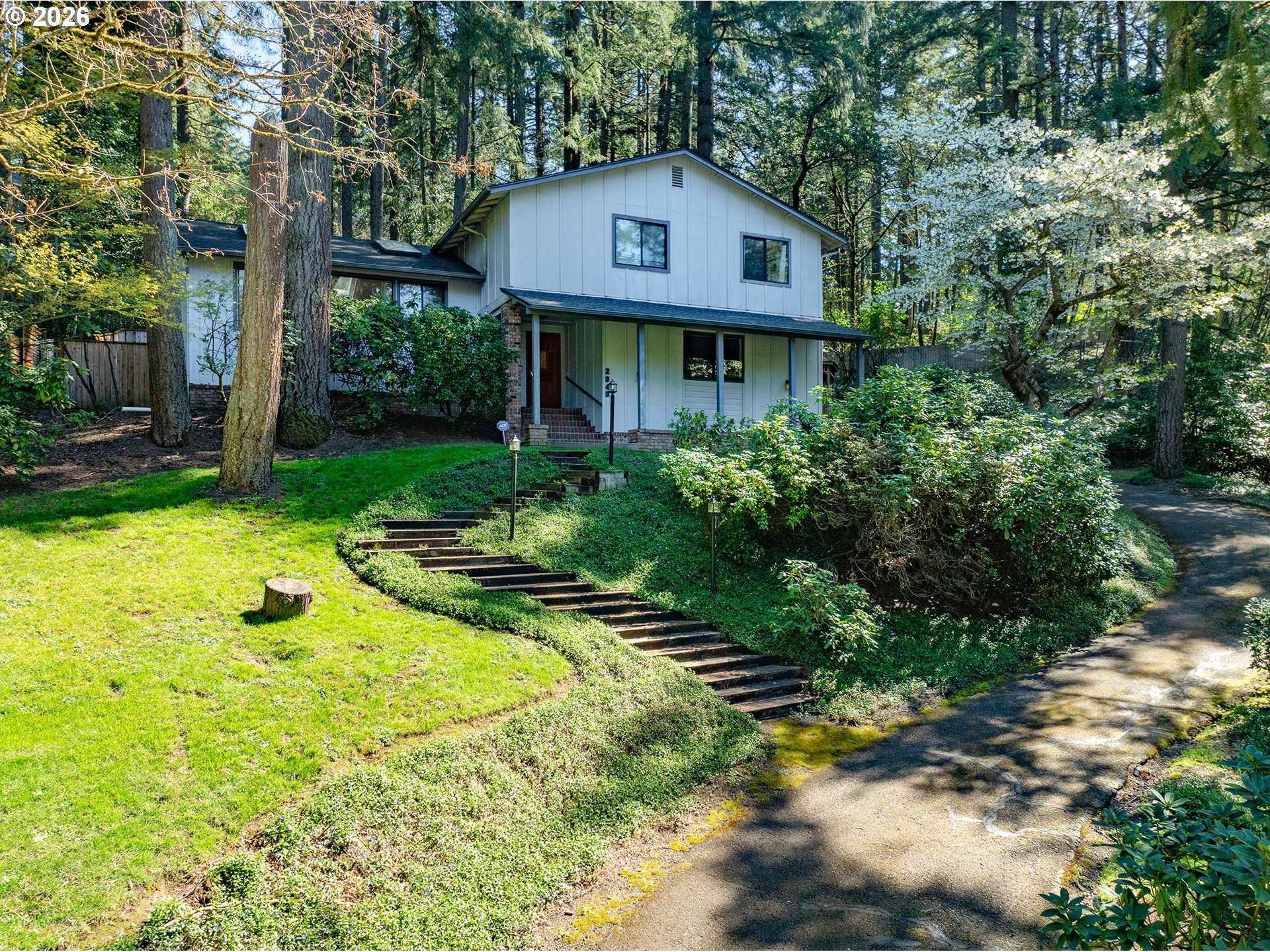 2040 DOGWOOD DR, Eugene, OR 97405