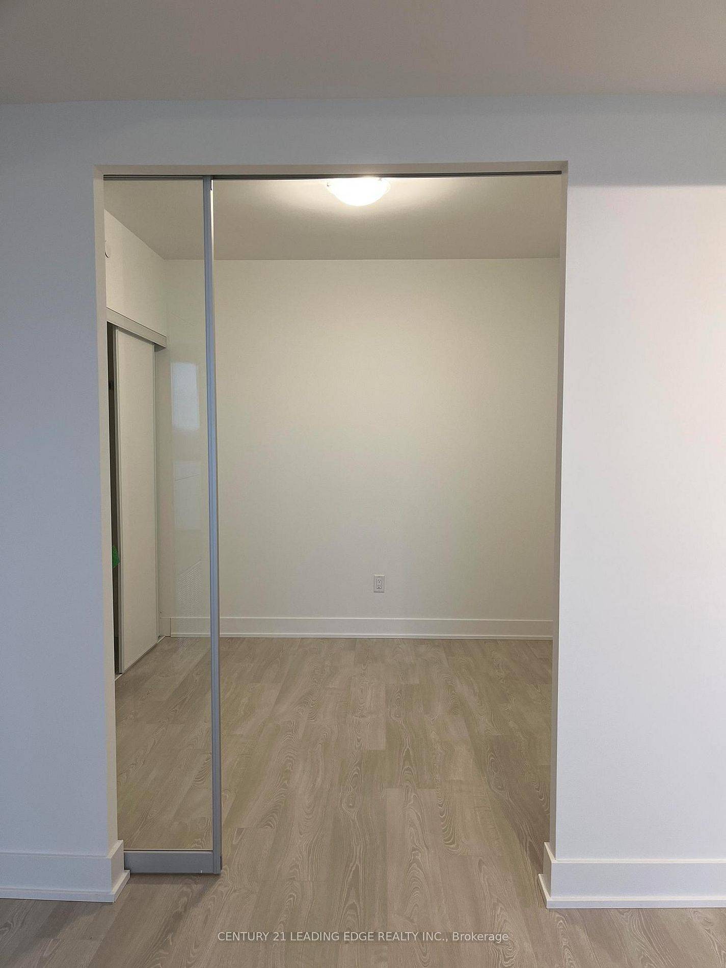 2545 Simcoe ST N #1802, Oshawa, ON L1H 7K4