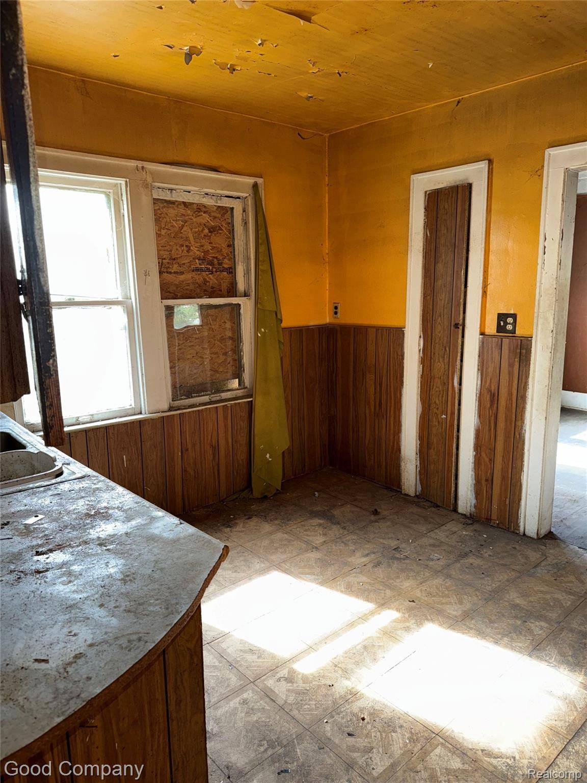 16634 Log Cabin ST, Highland Park, MI 48203