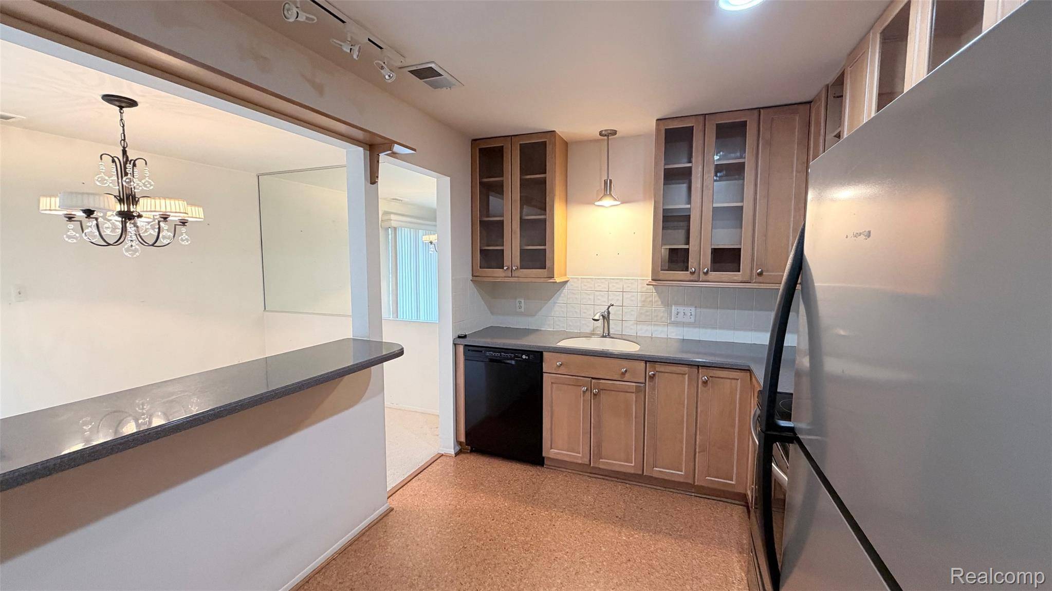 24219 Evergreen RD #39, Southfield, MI 48075