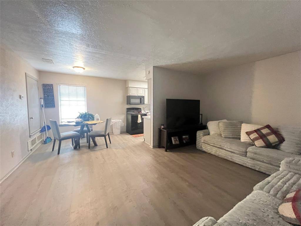 1108 N Elm Street #6, Denton, TX 76201