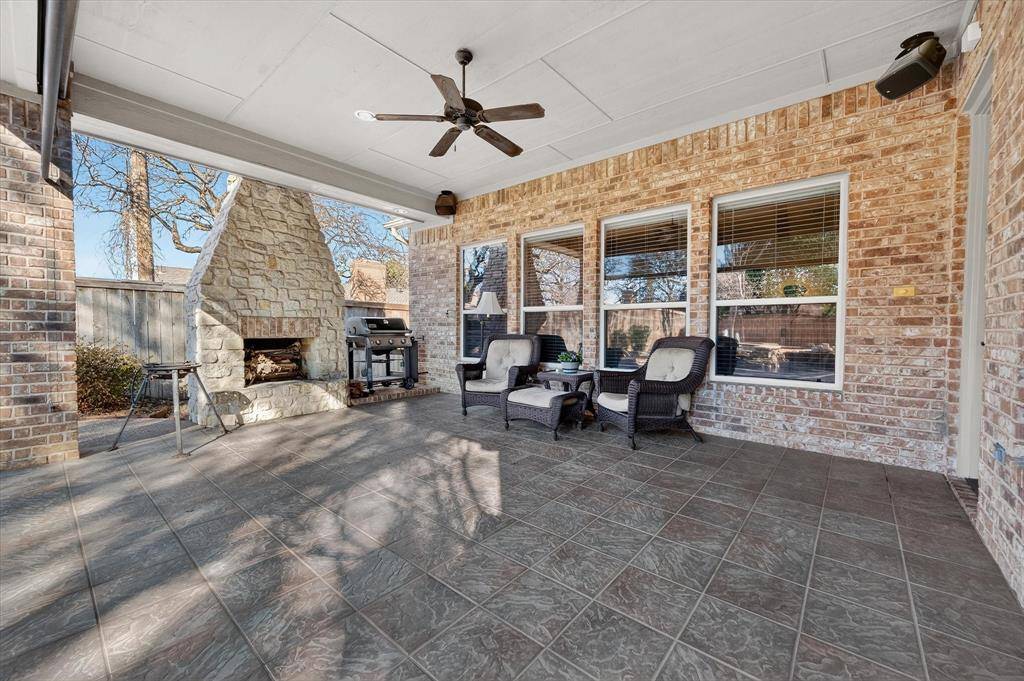 5904 St Ives Court, Arlington, TX 76017