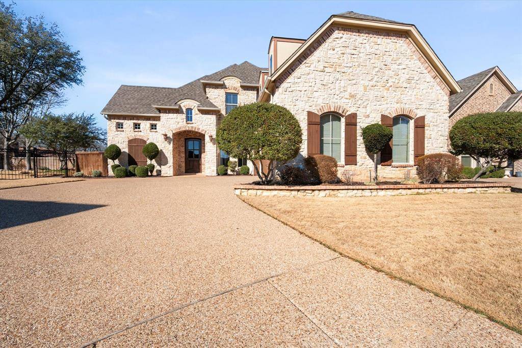 5904 St Ives Court, Arlington, TX 76017