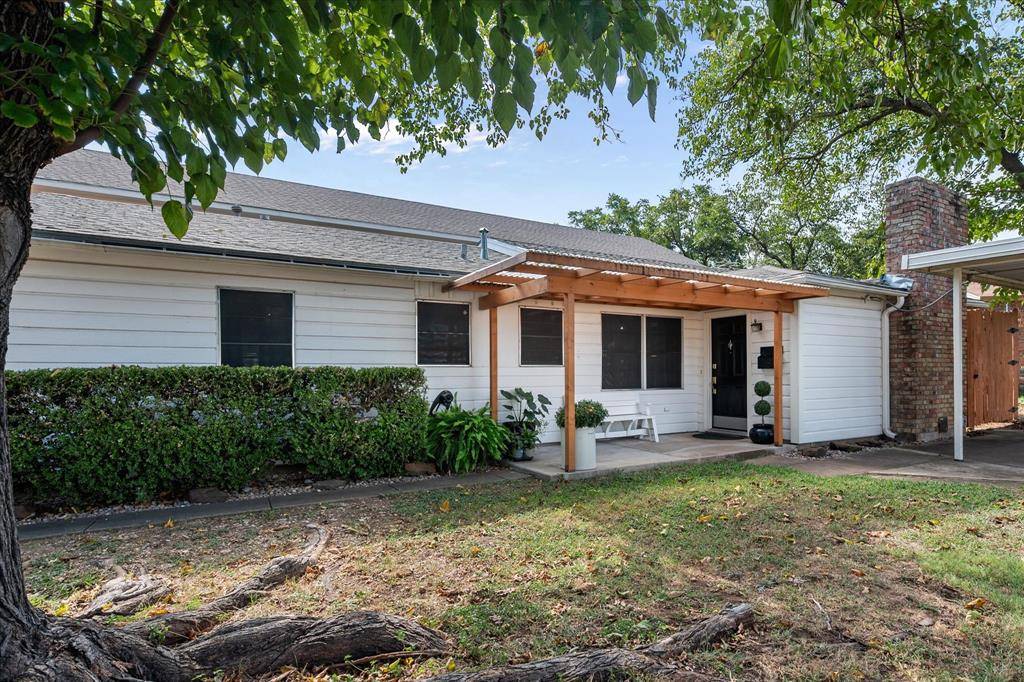 2548 Wood Valley Place, Dallas, TX 75211