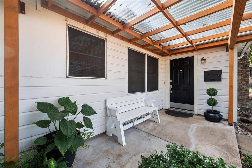 2548 Wood Valley Place, Dallas, TX 75211