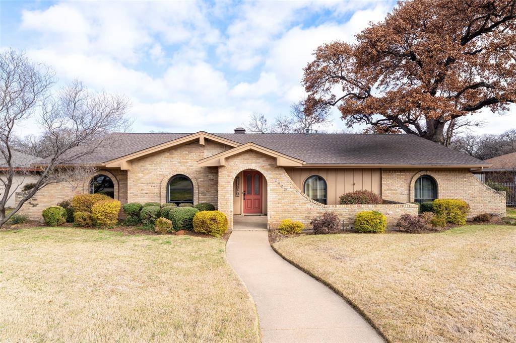 2405 Perryland Drive, Arlington, TX 76013