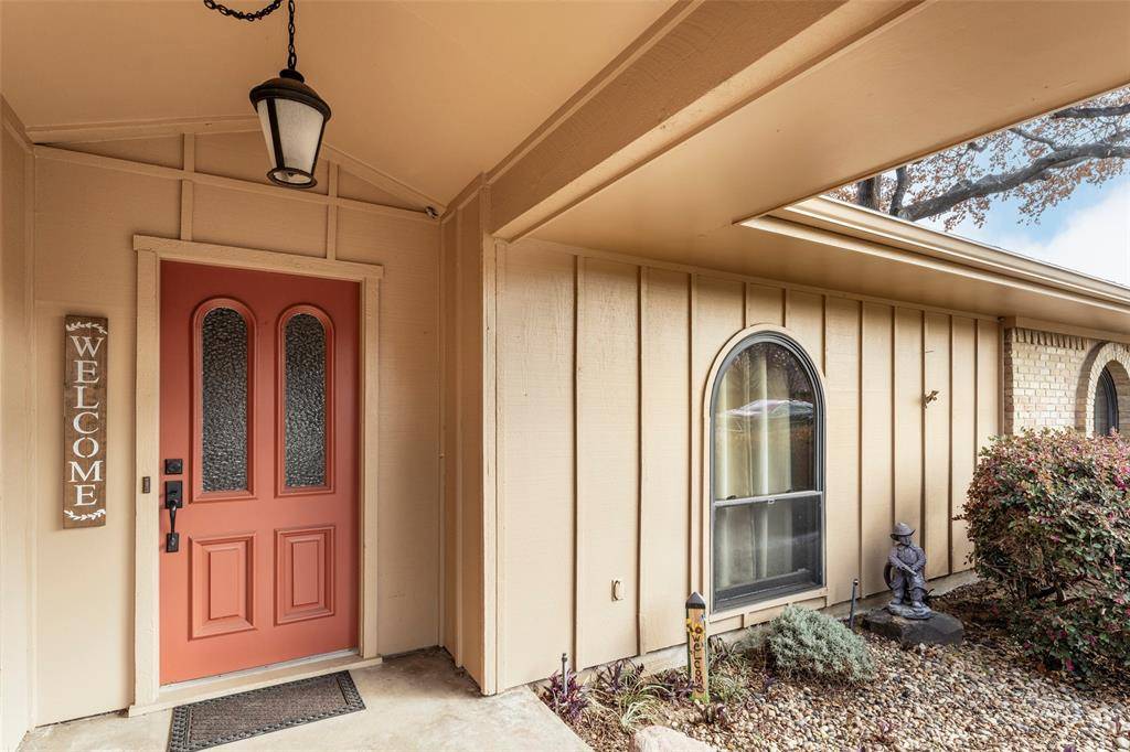 2405 Perryland Drive, Arlington, TX 76013