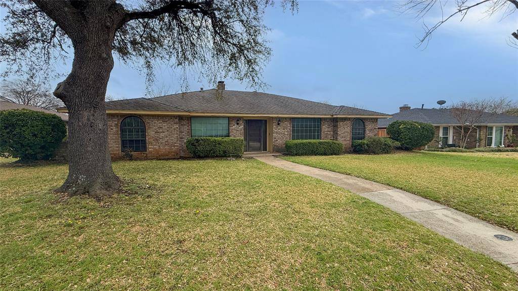 1004 Rosewood Drive, Desoto, TX 75115