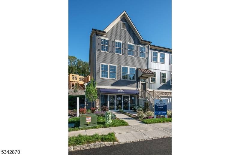 8 Wadsworth Dr #3, Denville Twp., NJ 07834