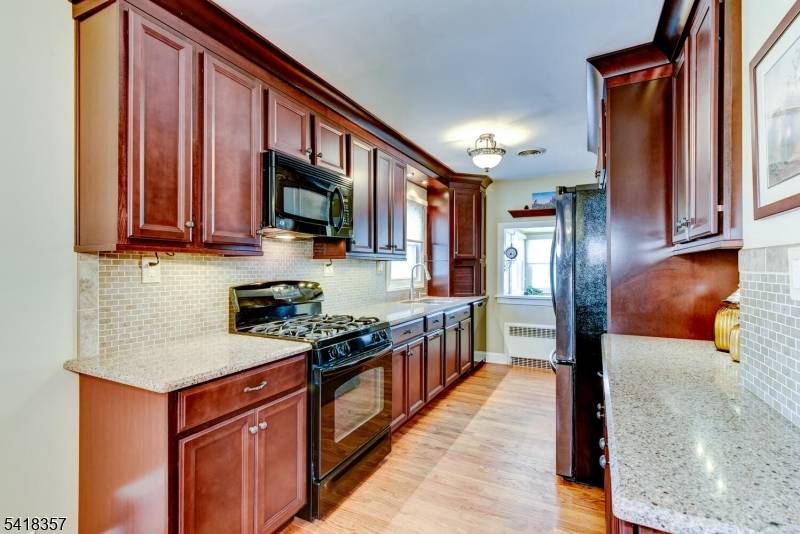 116 CRESTWOOD AVE., Branchburg Twp., NJ 08876