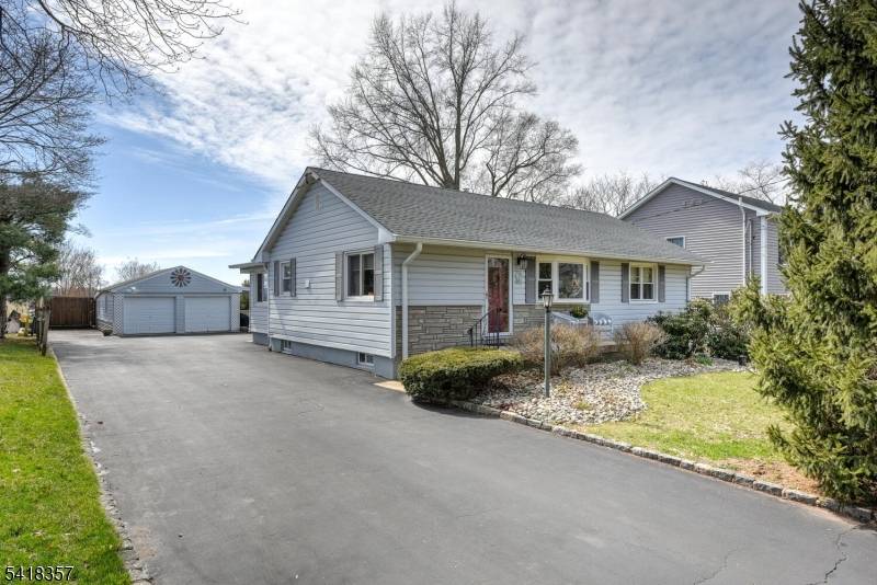 116 CRESTWOOD AVE., Branchburg Twp., NJ 08876