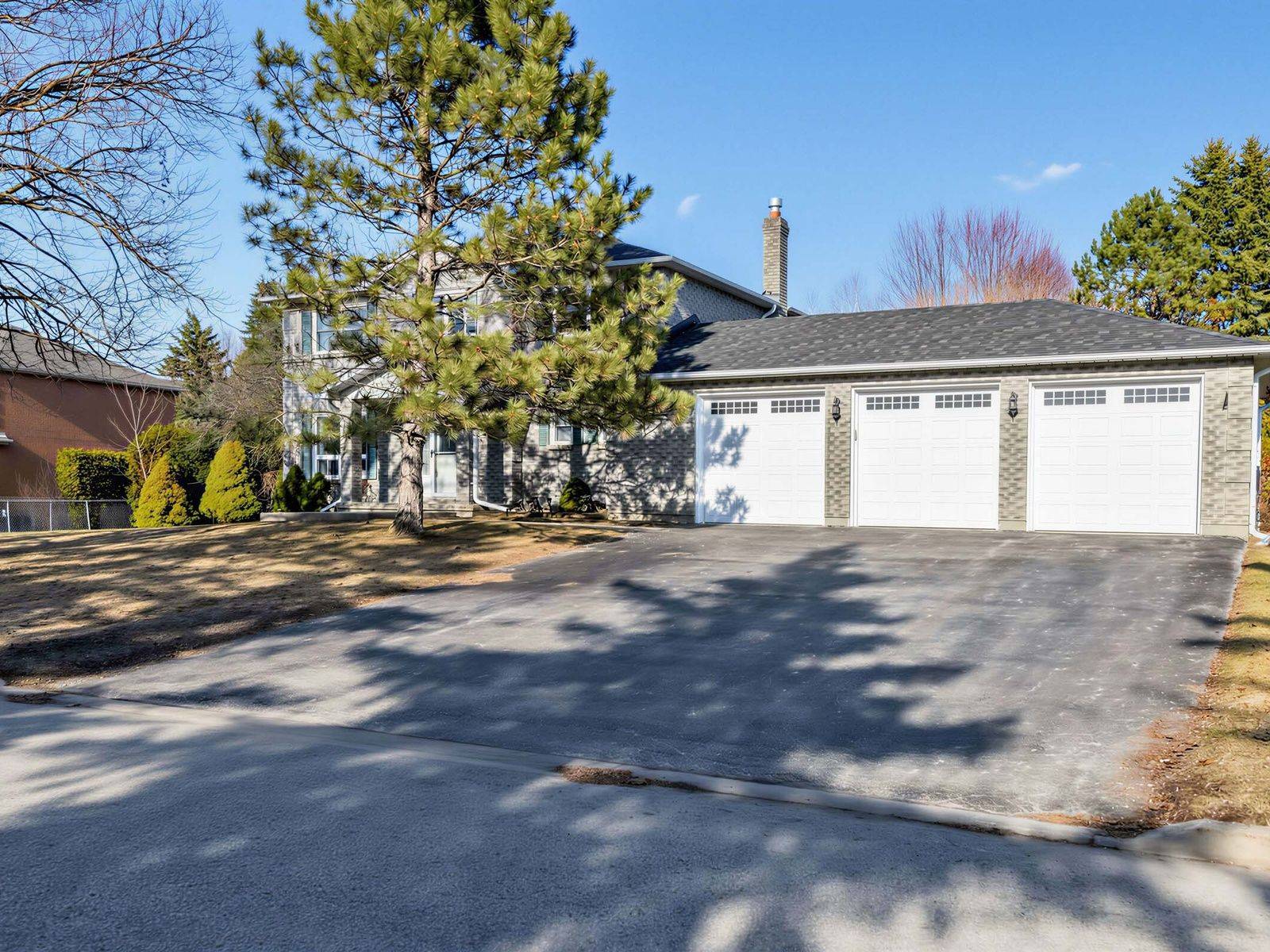 23 Veronica CRES, East Gwillimbury, ON L0G 1V0