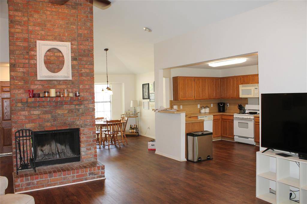 2036 Sancerre Lane, Carrollton, TX 75007