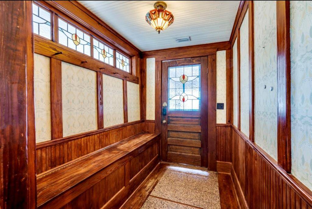 132 S Ward Street, Italy, TX 76651