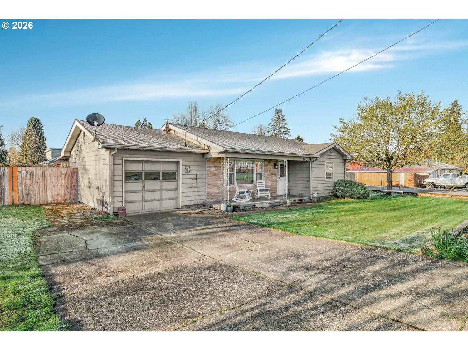 915 E MARQUAM ST, Mt Angel, OR 97362