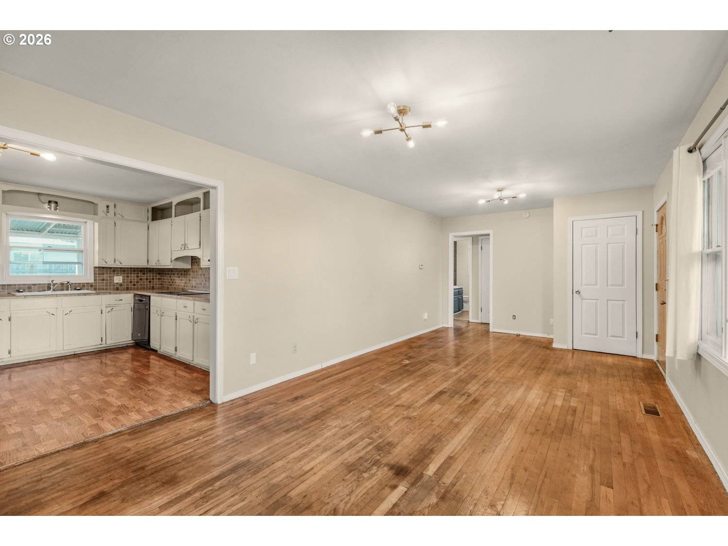 915 E MARQUAM ST, Mt Angel, OR 97362