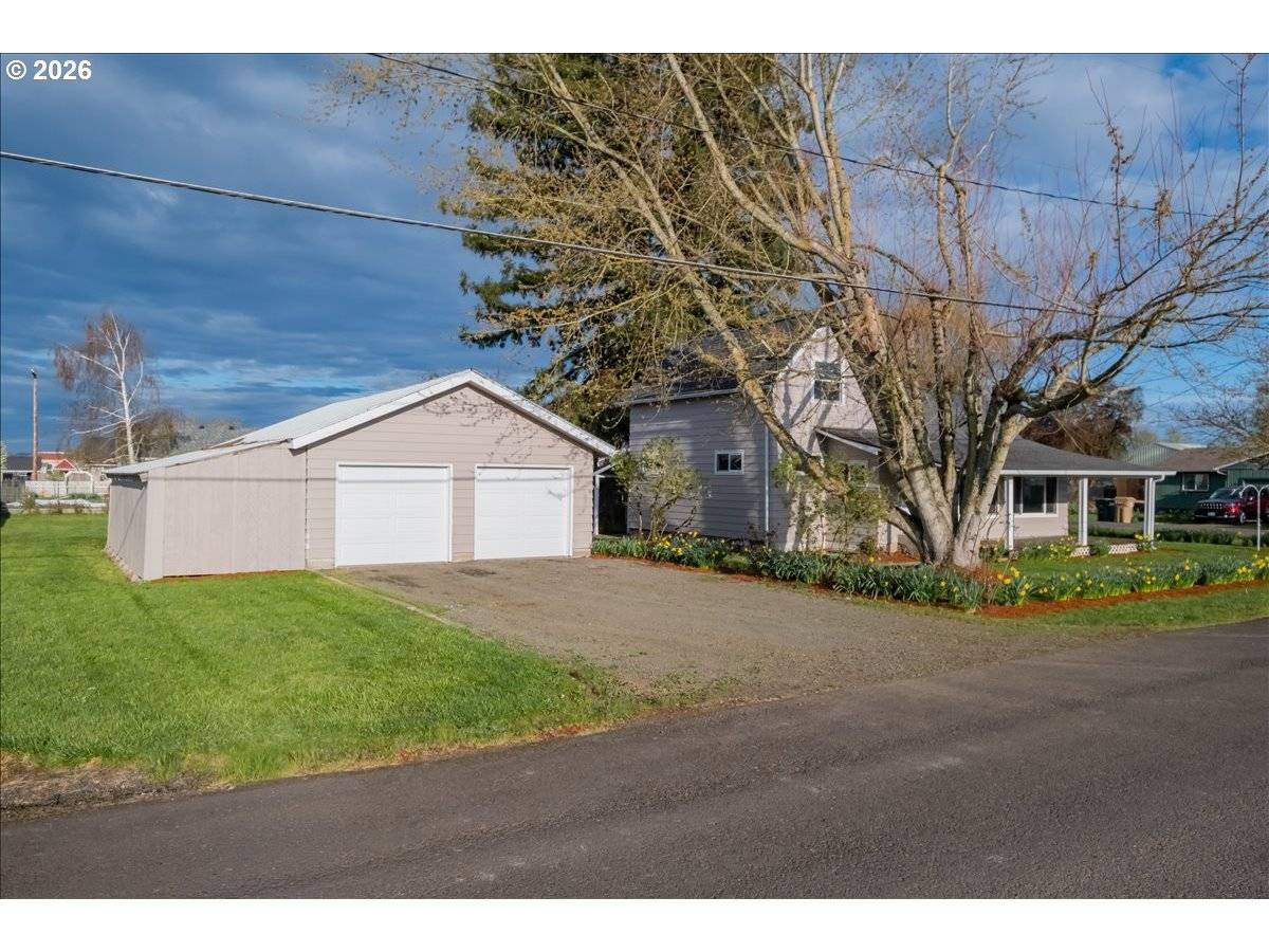 111 E 3RD ST, Halsey, OR 97348