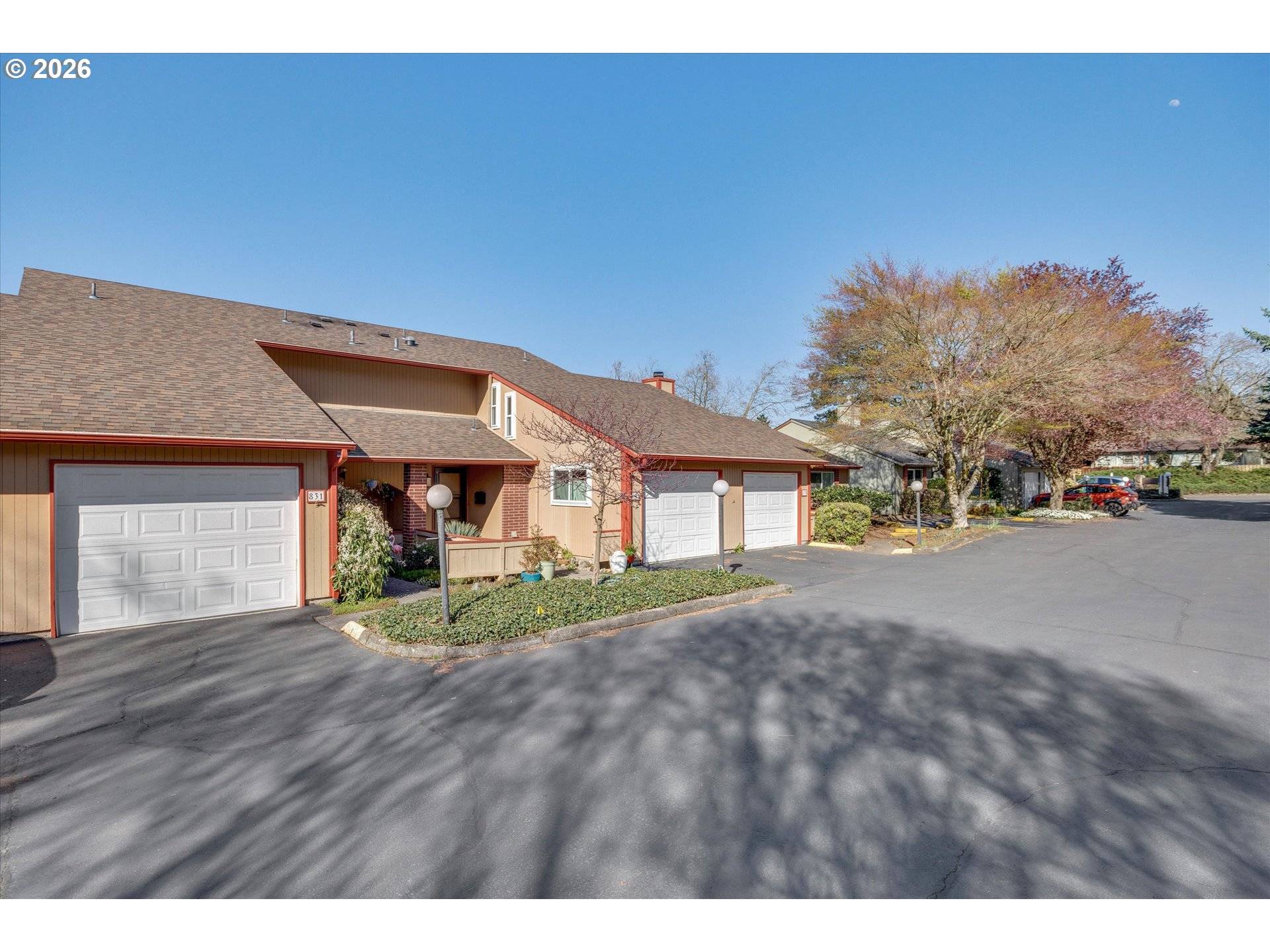 831 NE 90TH AVE, Portland, OR 97220