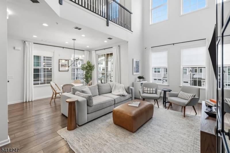 35 Aspen Dr, Cedar Grove Twp., NJ 07009