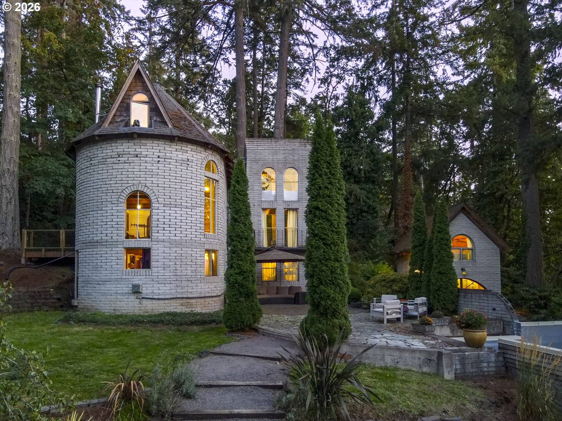 1820 E 28TH AVE, Eugene, OR 97403